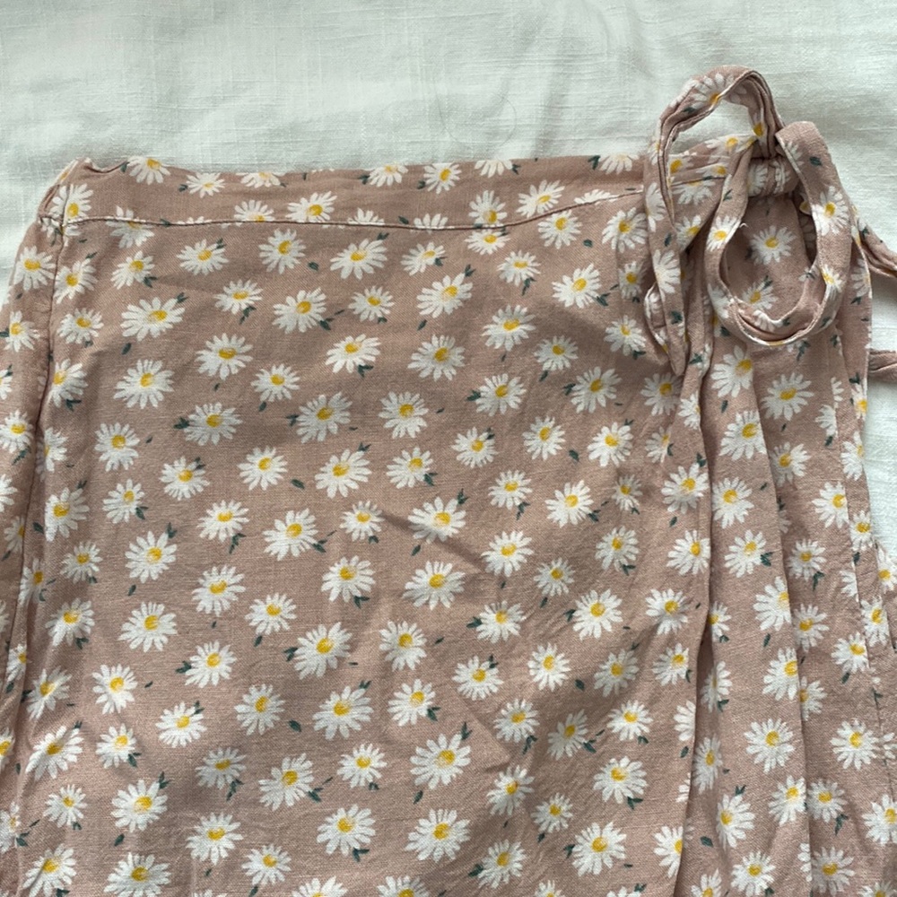 American Eagle Daisy High Low Skirt